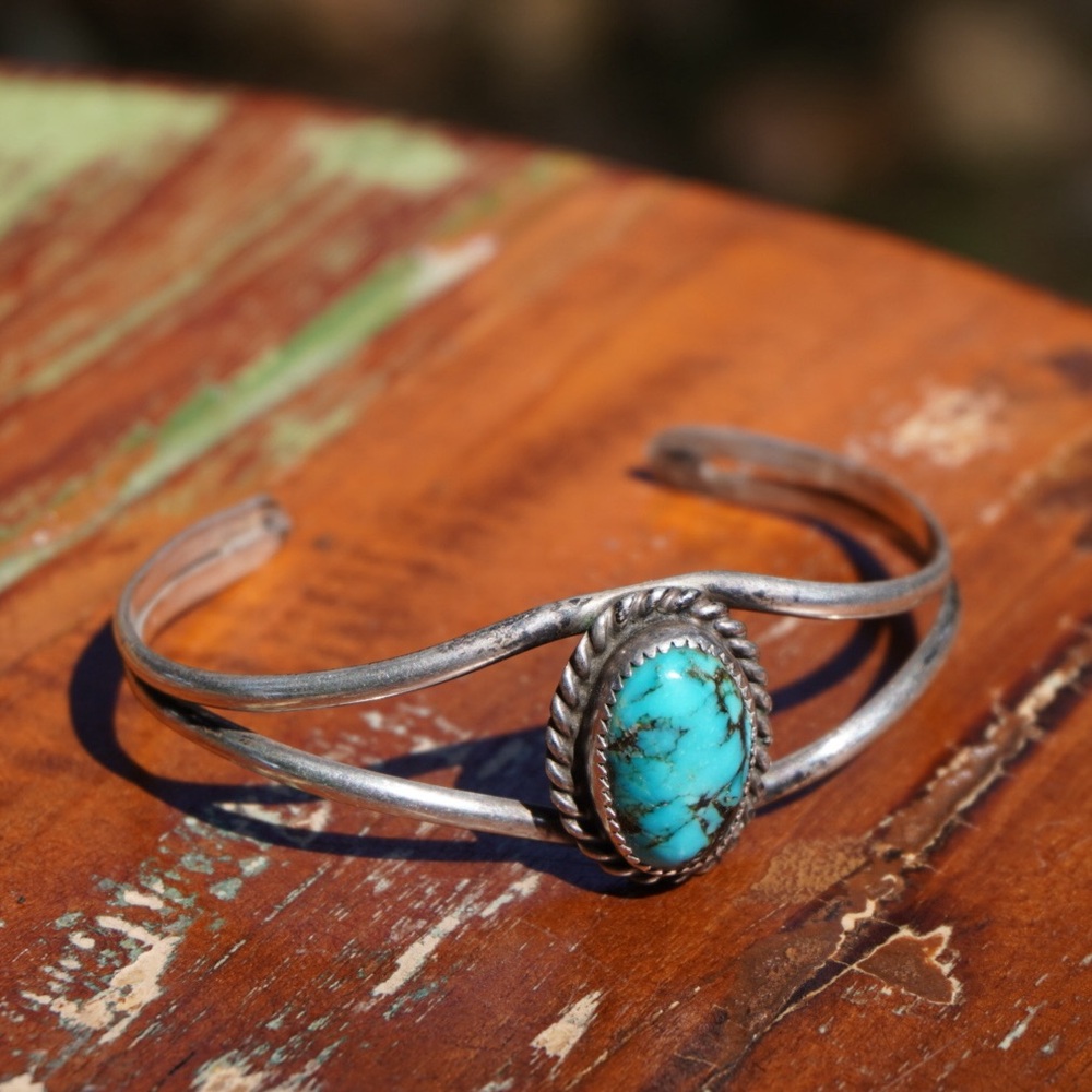 Vintage Sterling Silver Turquoise Cuff Bracelet - Picture 6 of 16